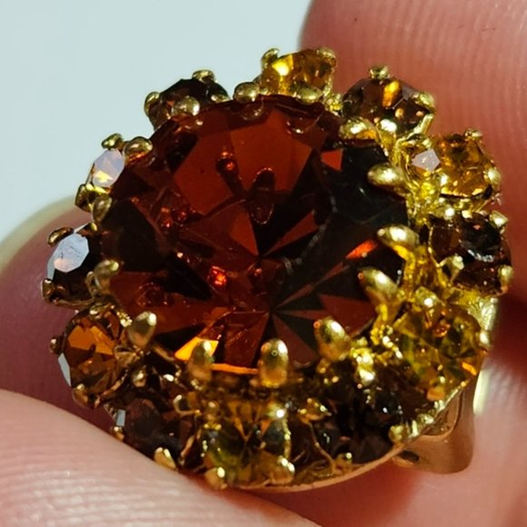 Vintage Mid-Century Amber Colot Rhinestone Clip-on Earrings. - Picture 7 of 7